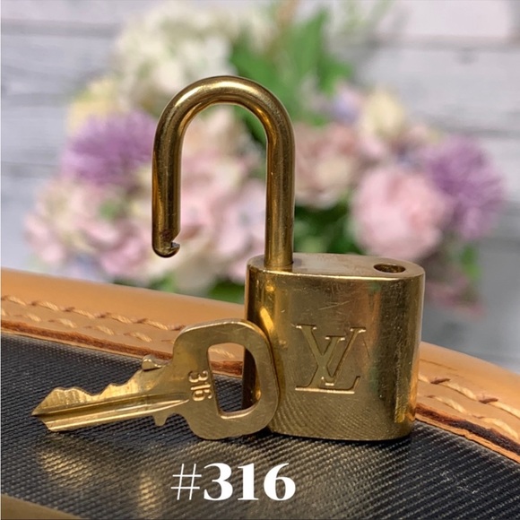 LOUIS VUITTON #316 Authentic Brass Lock and Key Set - Picture 6 of 6